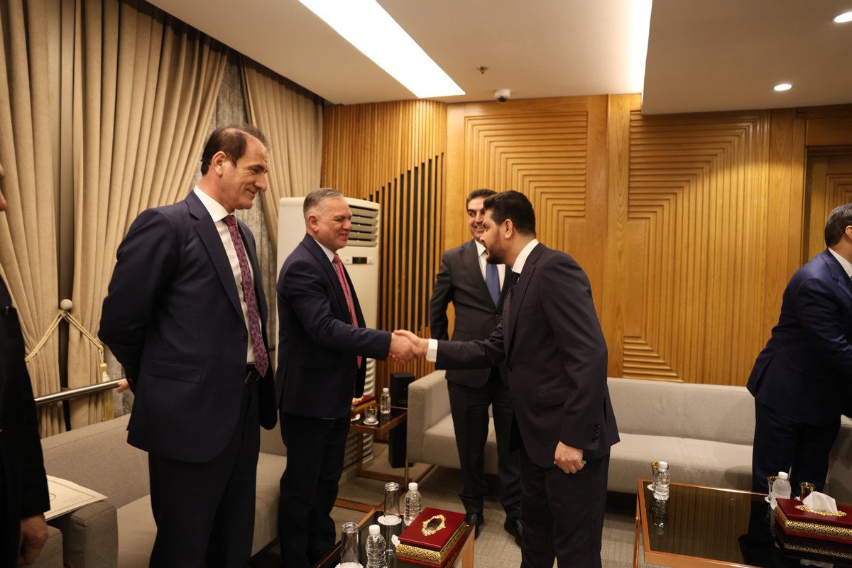 sfjkvc's tweet photo. وصول الدكتور ليث الخزعلي إلى قبة البرلمان مصدر فخر واعتزاز
نفتخر بك أخي ليث وهذه المناصب استحقاق للمكون الشيعي لا نفرط بها ولا نساوم عليها
#ليث_الدولة
 @LaythHadiSayyid https://t.co/3GIMOL0ILp