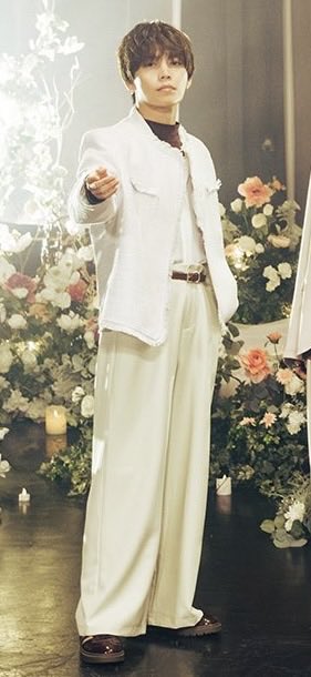 zoob_iz_zt's tweet photo. プロポーズは黒スーツで結婚式は白スーツなの最高ですね
結婚しましょう💍

 #Da_iCE #アンリミテッド #うららか https://t.co/fx7LyVw3el