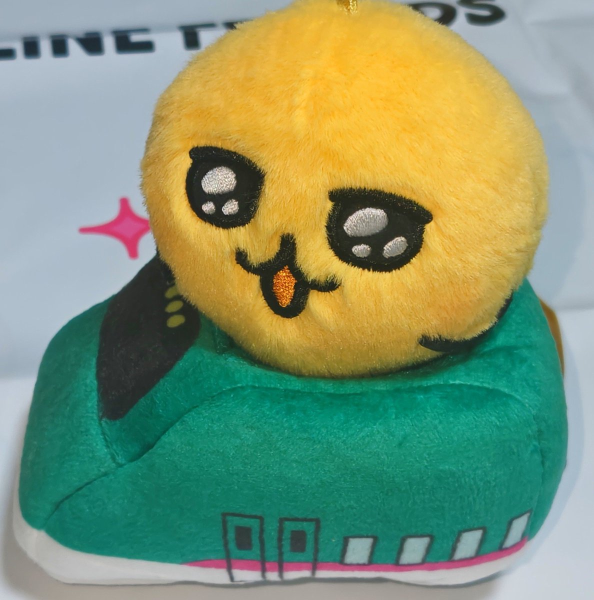 c_n_m_sb's tweet photo. 緑の新幹線(ぬいぐるみ)と、うるﾁｬﾝ https://t.co/e4VZYEdzqA