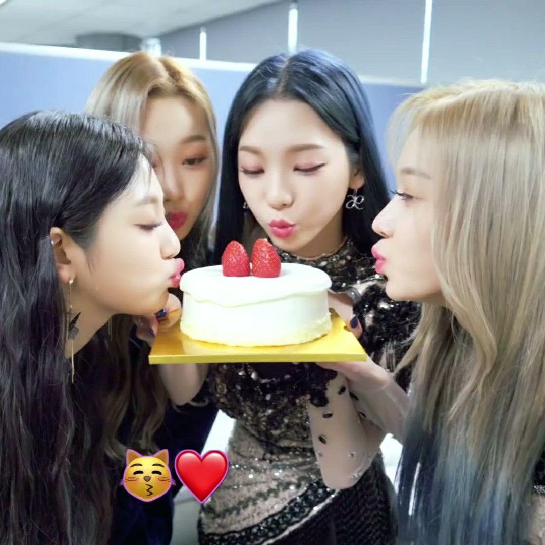 imgbluu's tweet photo. I vote #aespa for Fans’ Choice Female #2026MAMAVOTE https://t.co/MCEiePbKT7