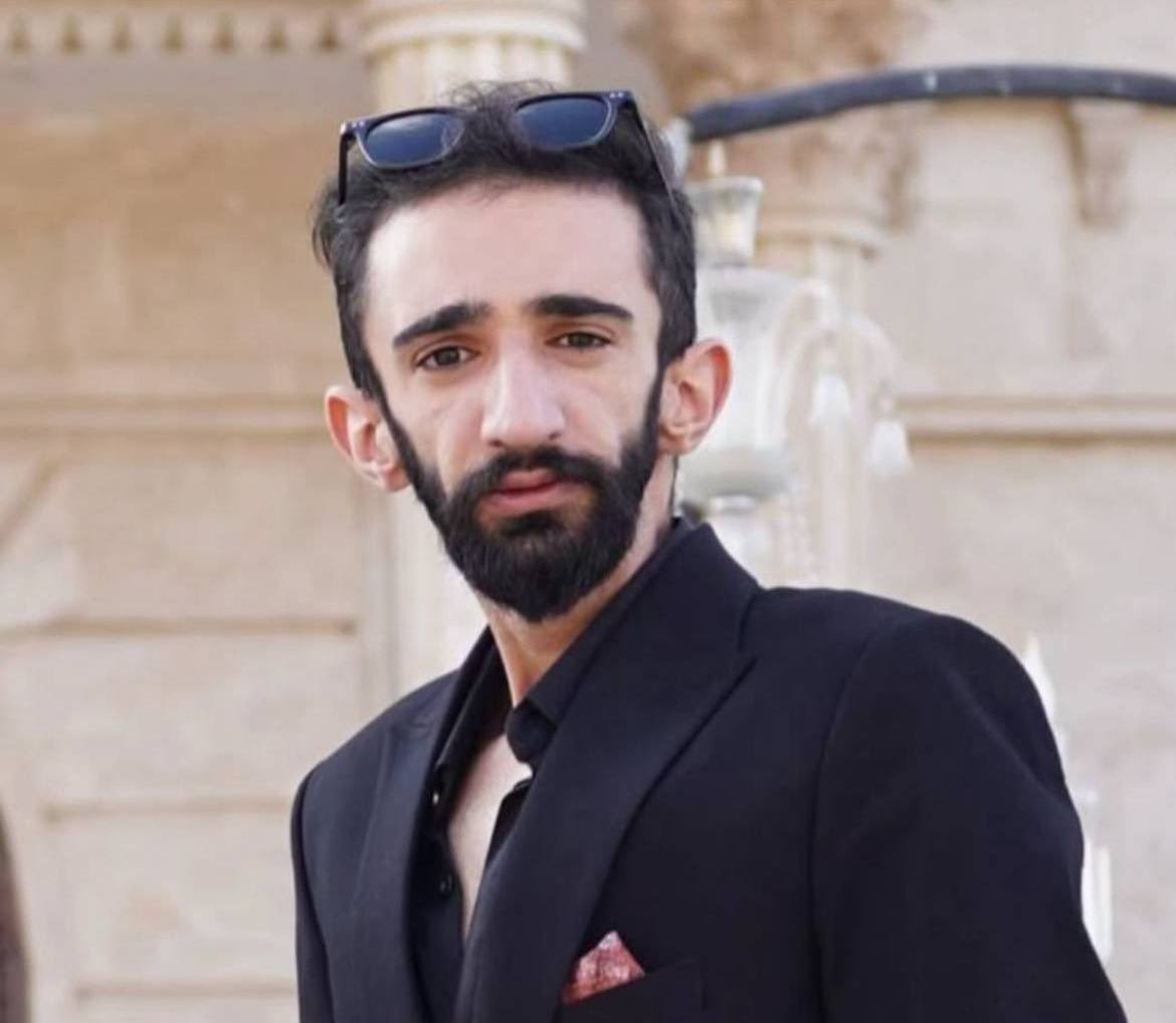 HichkasOfficial's tweet photo. One in tens of thousands.

Iranian patriot #AmirHosseinKhandouzi, murdered by the Islamic Republic terrorists.

And the world ignored the largest massacre in recent history.

#IranMassacre‌
#JavidShah https://t.co/gT329lnxab