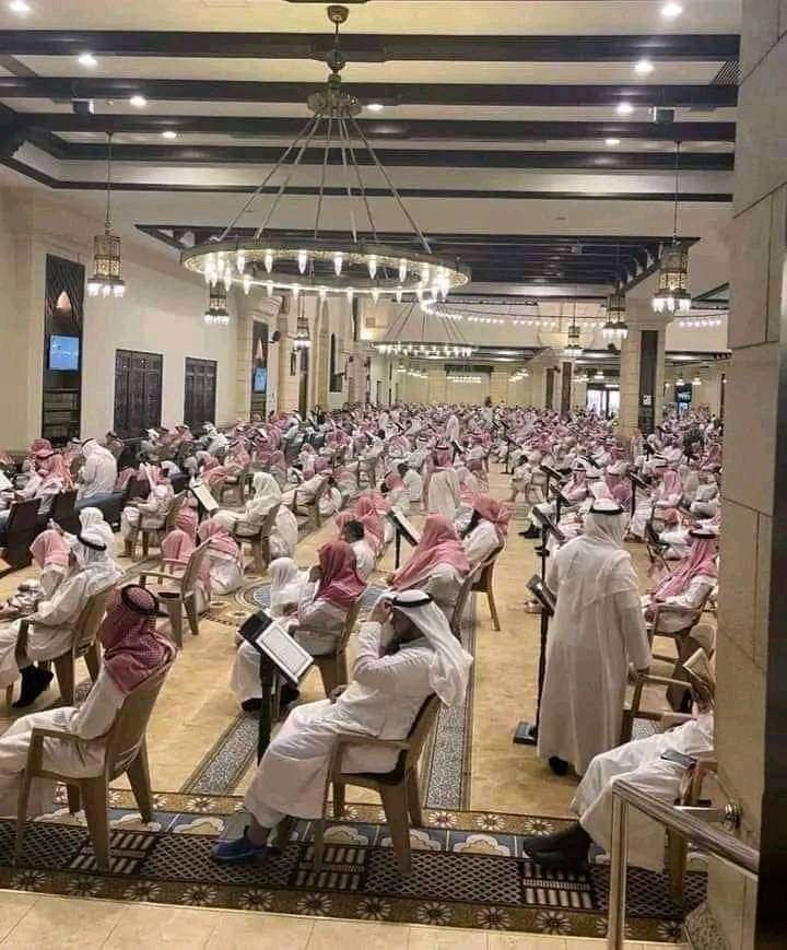 batzssfffzshat's tweet photo. مشاهد لا يحبها ولا ينشرها الحاقدون

ما شاء الله .. مجالس العلم الشرعي في بلد الحرمين #الملكة_العربية_السعودية 🇸🇦 منارات شامخة تضيء العالم، ويقصدها آلاف الطلاب من كل فجاج الأرض لتلقي النور الصافي
جهود مباركة وعظيمة في خدمة الإسلام والمسلمين يستحق أهلها كل تقدير

#يوم_الجمعة https://t.co/oTpctw9xdT