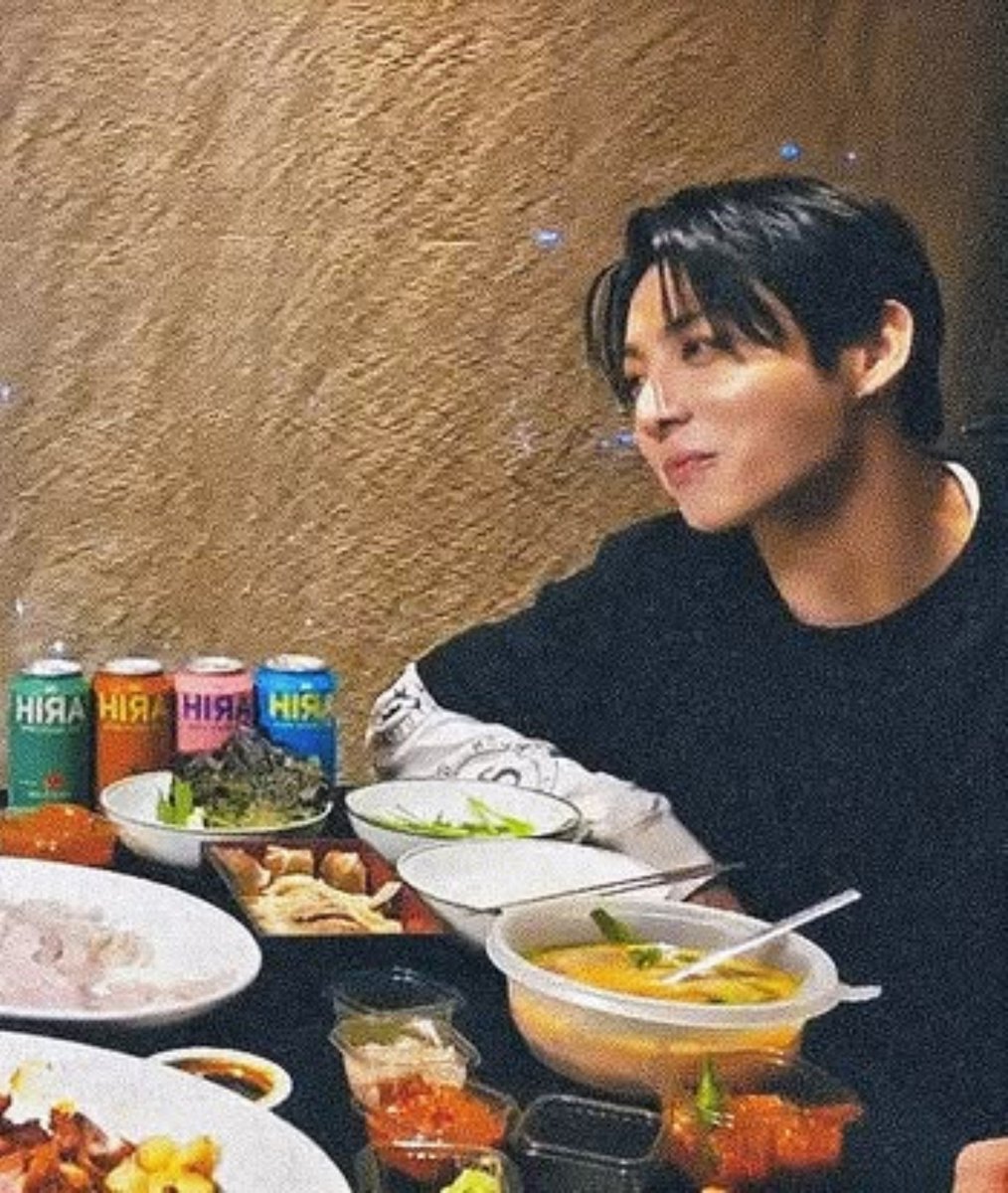 prihobi's tweet photo. uma #jikookau | #kookminau onde:

Jimin é um irmão superprotetor que convida o novo namorado da irmã, para um jantar, determinado a testar se ele é digno o suficiente.

Jungkook tem um plano para conquistar o cunhado. O problema é que fica nervoso só de olhar pra ele. https://t.co/tQBowCYh6D