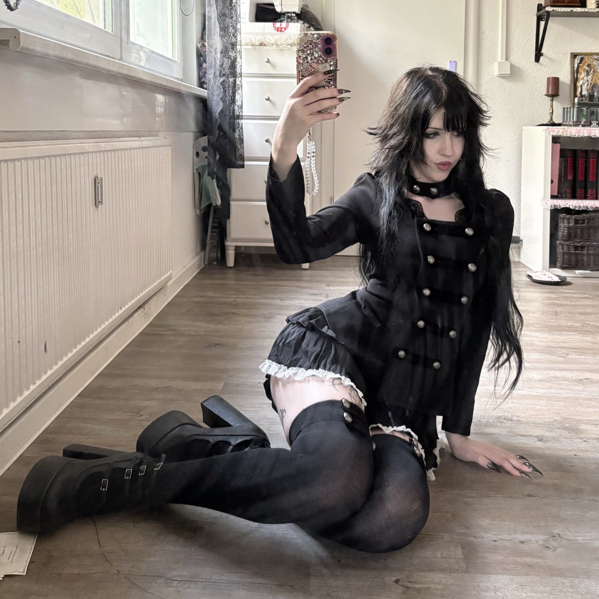bruised0llx's tweet photo. i want to be a vampire https://t.co/yu0tZw6BdP