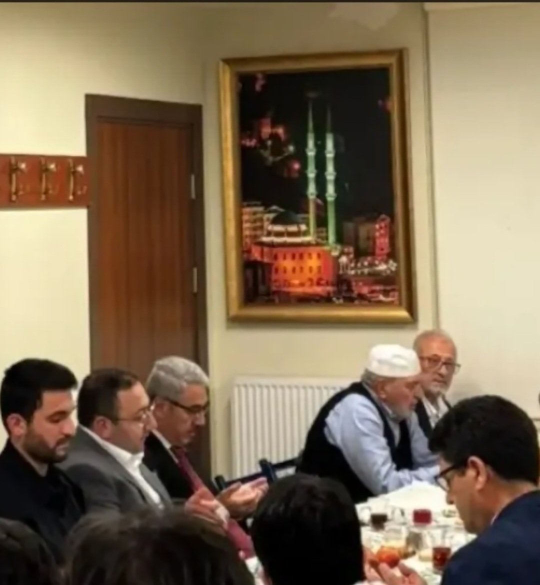 sinan0655's tweet photo. 6 Ekim Salı günü akşam yemeğinde bir arada olduğumuz AK Parti Üsküdar Belediye Başkan Vekili Sayın Dündar Ziya GÜLTEKİN'ın trafik kazasında vefatını teessürle öğrenmiş bulunuyorum.
Rabbim rahmetiyle muamele eylesin inşaAllah.Kabri nur, mekânı cennet, makamı âlî olsun. https://t.co/Njw1nWk0Of