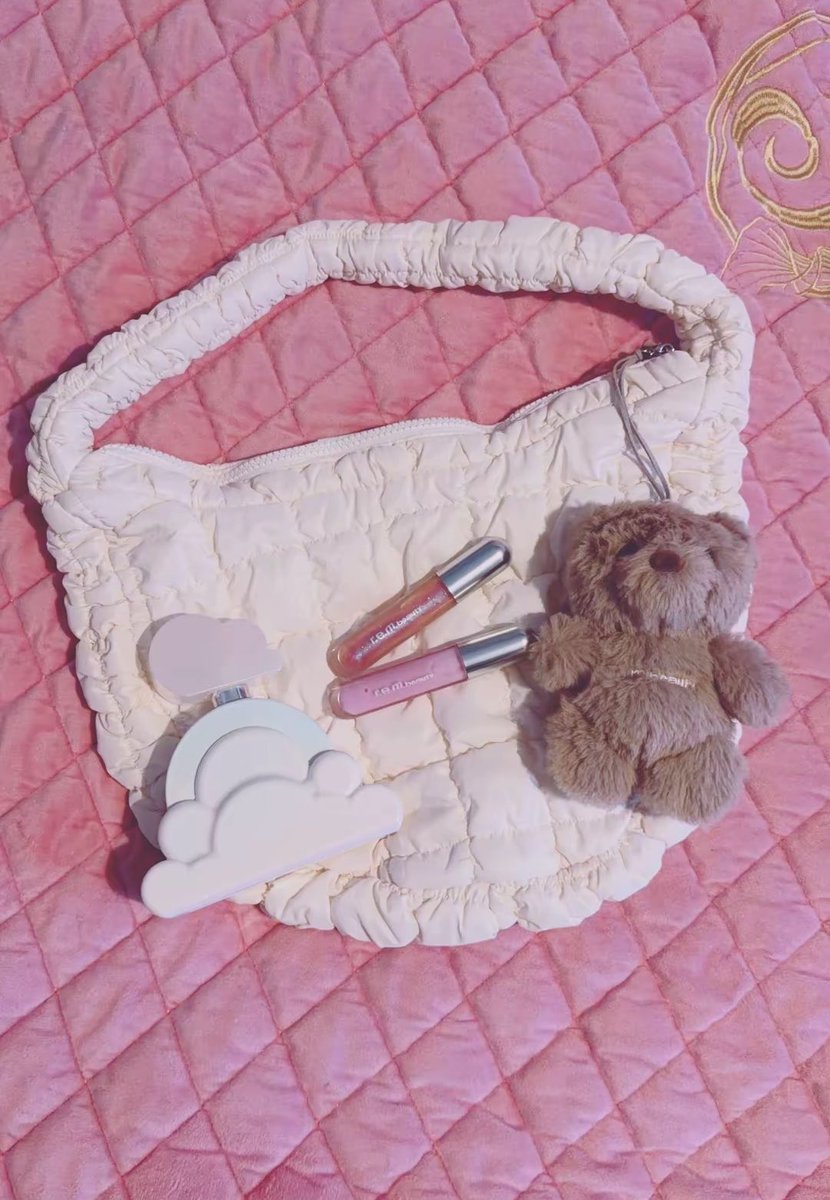 hmaveglinda's tweet photo. ☁️🫧🩷 @rembeauty https://t.co/z9wlQv7jfM