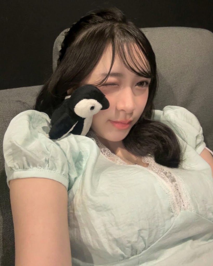 FoundnArchive's tweet photo. lily (expanded version) https://t.co/1V4JxRCKem