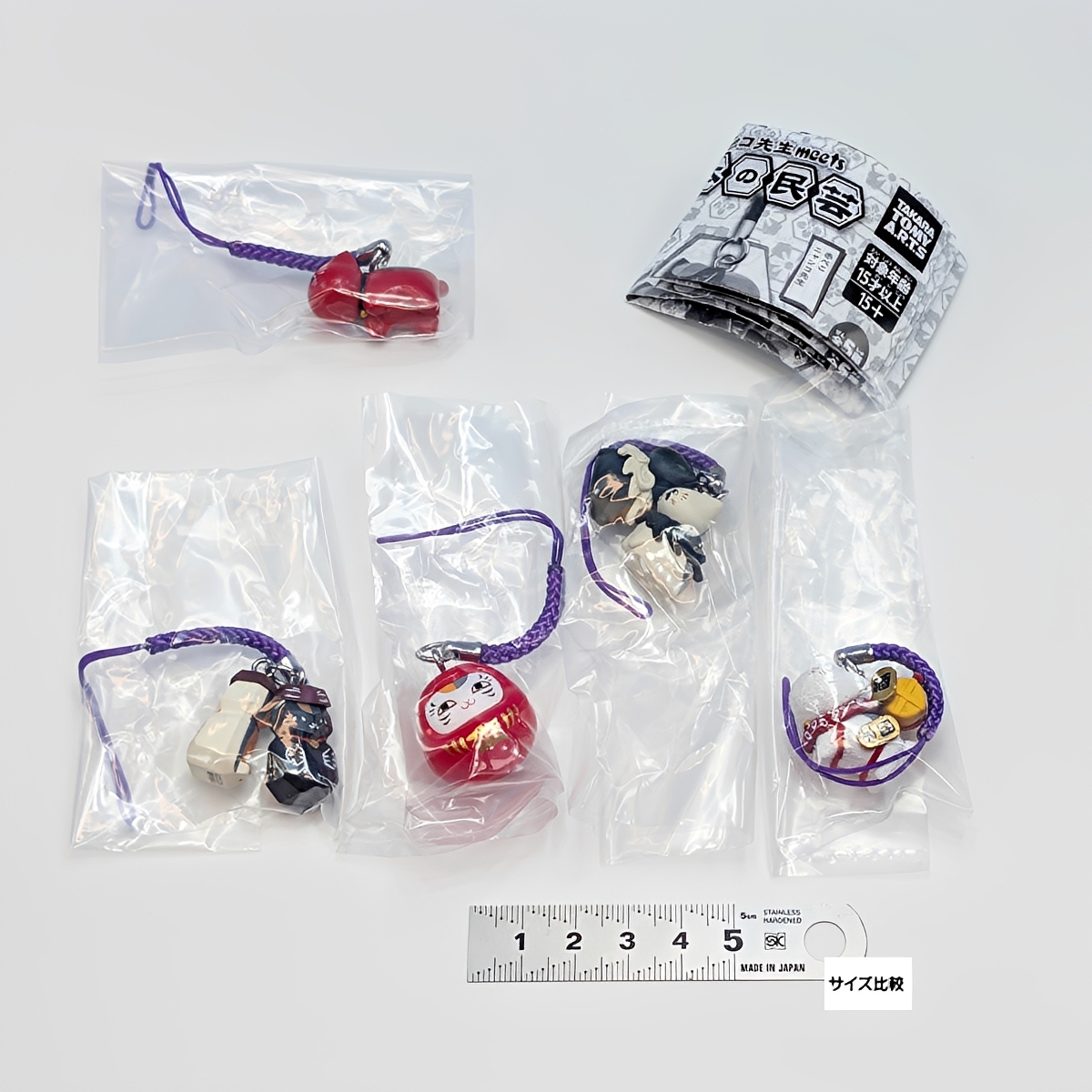 otakarablog's tweet photo. 『夏目友人帳 ニャンコ先生meets日本の民芸』が入荷しました！
赤べこにすっぽり収まった姿やだるま、ちりめん風など、各地の郷土玩具とニャンコ先生の組み合わせがどれも本当に可愛いです。ちょこんと付けられる根付け紐付き。探していた方はぜひ！

▼詳細・ご購入はこちら
https://t.co/zVnWekG0VR

#夏目友人帳
#ニャンコ先生
#黒ニャンコ
#ニャンコ先生meets日本の民芸
#めじるしアクセサリー
#めじるし
#タカラトミーアーツ
#カプセルトイ
#ガチャガチャ
#ガチャ
#ミニチュア
#赤べこ
#郷土玩具
#根付け