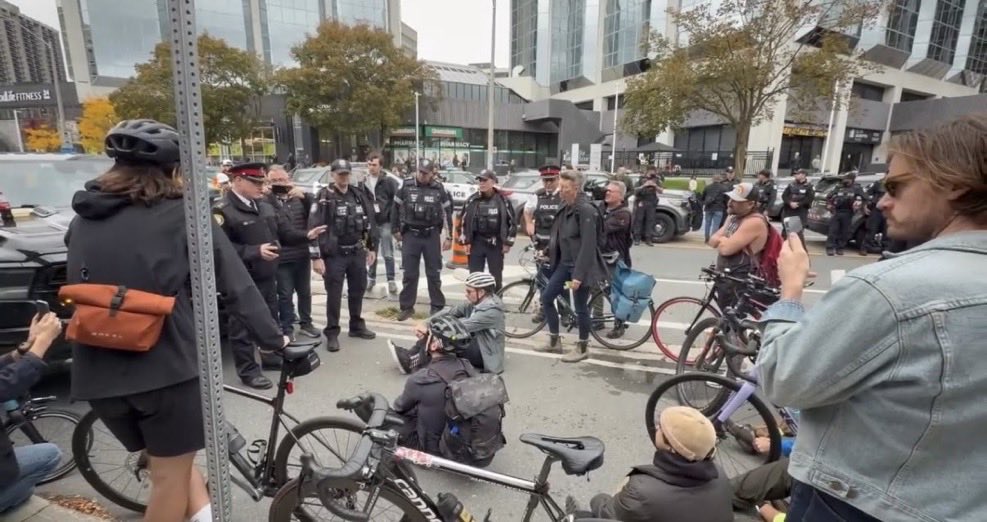 citizensof416's tweet photo. Can you dislike them any more? @NoCyclopathTO @ghostoffleck https://t.co/qK7H0ylp4e