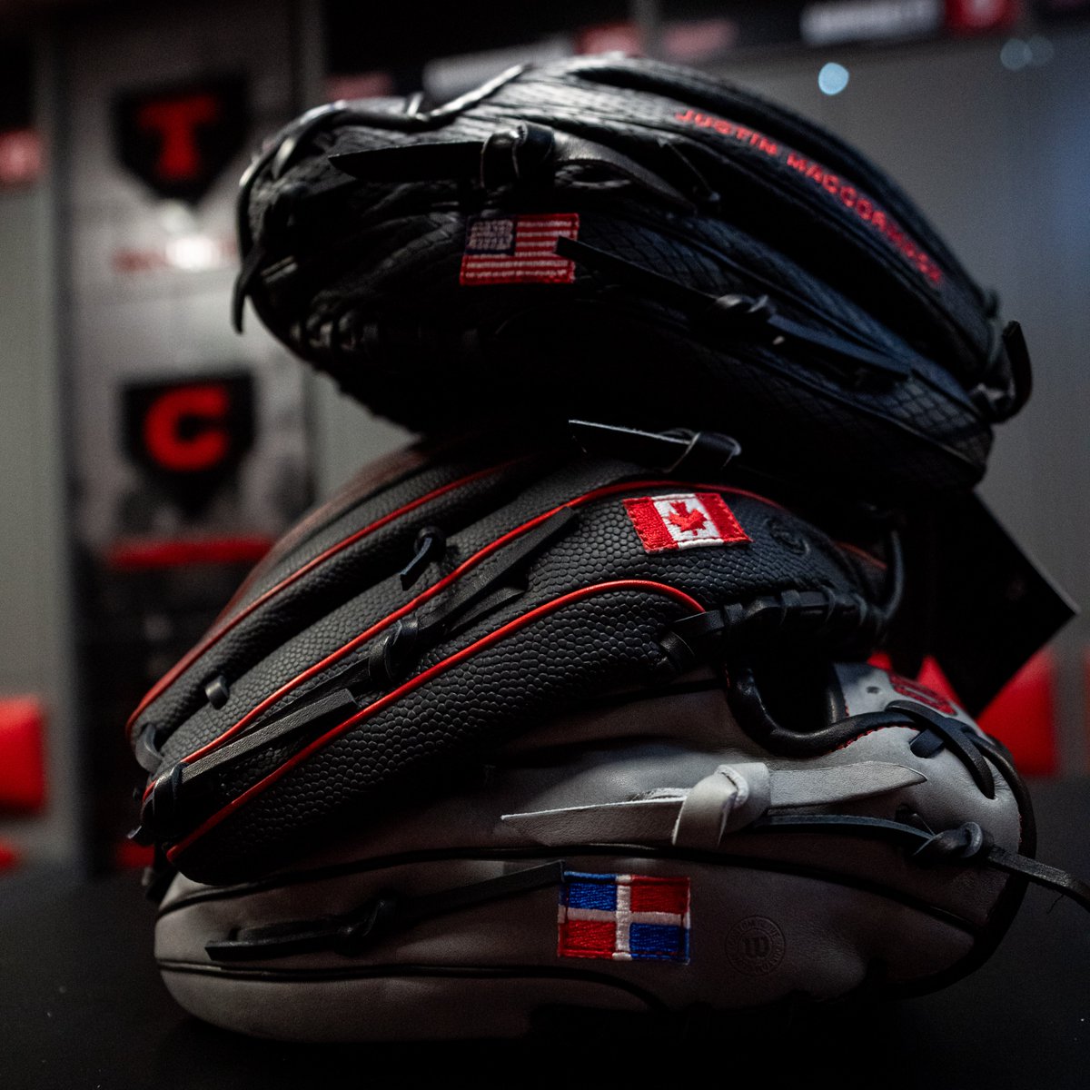 RutgersBaseball's tweet photo. Nothing but the best for Rutgers 😮‍💨

@wilsonballglove https://t.co/LS7YzmeFMj