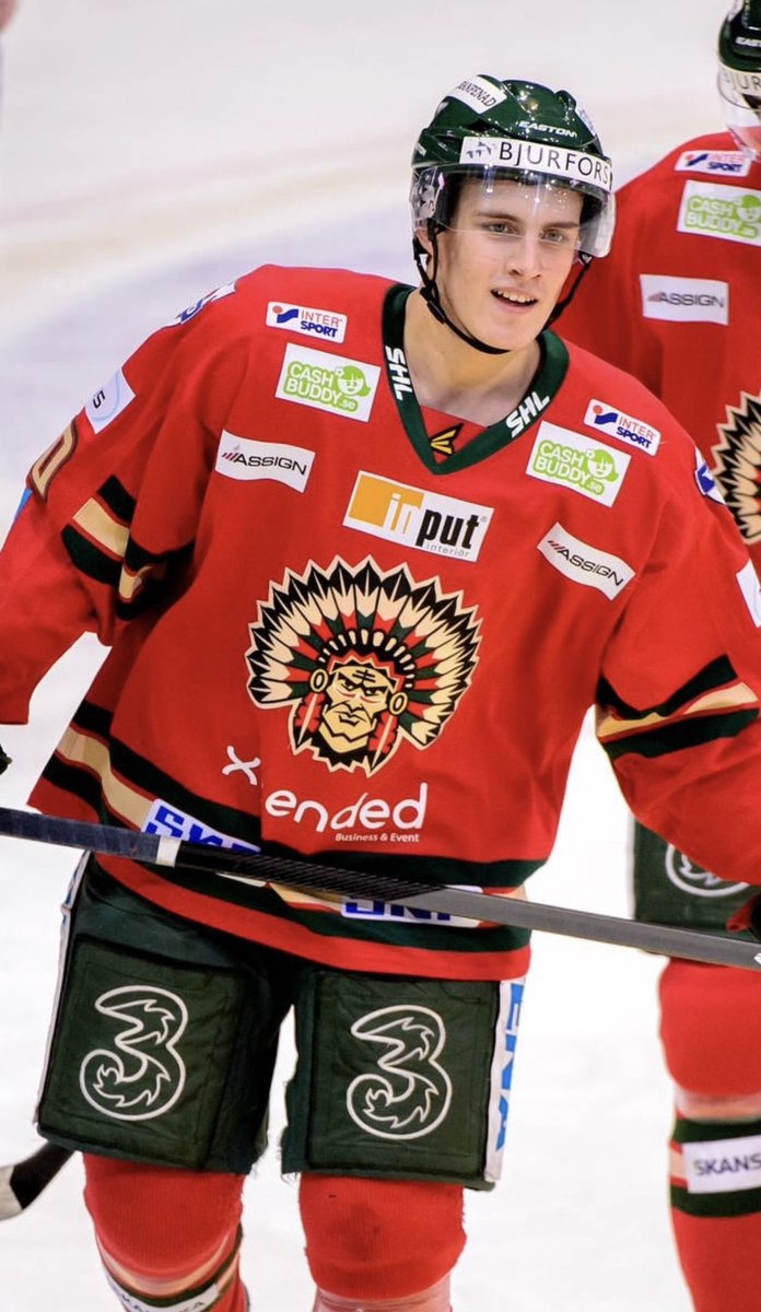 newentropy21's tweet photo. wenny at 19 and baby stenny in their old frölunda jerseys and now they’re teammates… wow https://t.co/9wL9ANRRHm