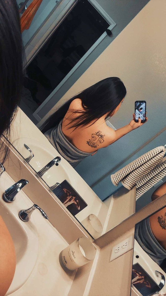 BellaLively_'s tweet photo. Good morning, handsome. ☀️🖤

I was just checking my hair… but we both know that’s not where your eyes went first. 😏

So tell me, what caught your attention? 👀

#BellaUnfiltered #MorningTease #LongBlackHair https://t.co/oSuVHcTi4O