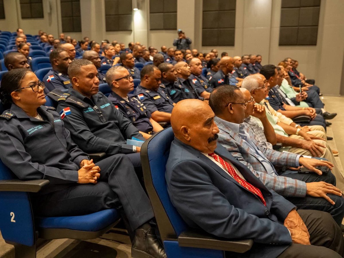 MasEl43241's tweet photo. Policías amplían conocimientos sobre geopolítica aplicada a la inteligencia artificial en el IPES

Santo Domingo RD.- La Policía Nacional, a través del Instituto Policial de Educación Superior (IPES), desarrolló una conferencia sobre Geopolítica aplicada a la Inteligencia. https://t.co/x60A0aBvuL