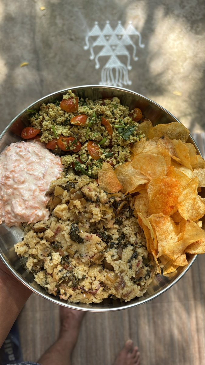 LORD_ALABAMA's tweet photo. Rice with chips as a crispy element has to the best genre of food https://t.co/qxsD2EzPxz