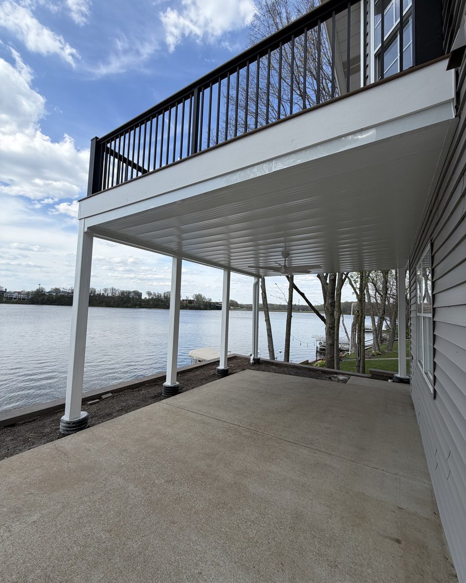 jensendecks's tweet photo. Under this Lake Saint Louis deck: a dry-below system keeps the patio dry when it rains, and all five 6x6 posts are wrapped in white. On top: TimberTech Reserve in Antique Leather, Westbury railing and LED post lights.

Free estimates at https://t.co/UvCdxgFNl0
#STLDecks https://t.co/bcexrRCup8