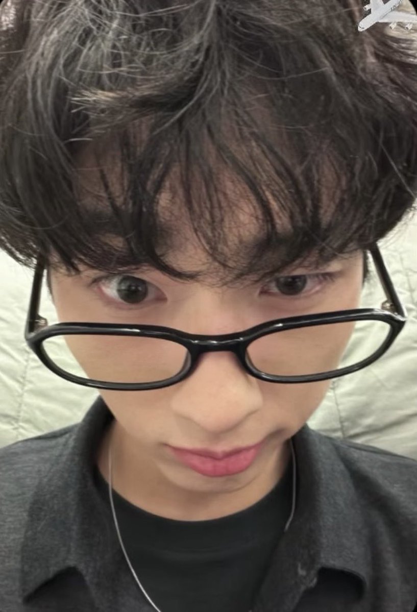 uungtak's tweet photo. the cutest nerd to ever nerd https://t.co/kOubGk5L0V