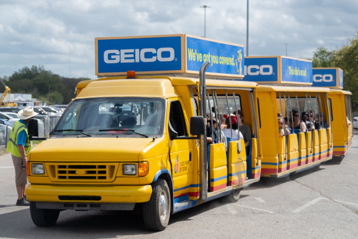 StateFairOfTX's tweet photo. A little love for the teams helping Fairgoers get to the gates every day! 🤠 Thanks for keeping things moving, with support from @GEICO, the Official Insurance Provider of the State Fair of Texas. https://t.co/rZ8RFwX2so