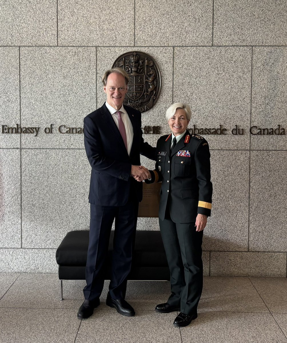 CDS_Canada_CEMD's tweet photo. Great to meet with Ambassador @_IanMcKay and the @CanEmbJapan team in Tokyo, who play an important role in strengthening 🇨🇦’s relationship with 🇯🇵, including our growing defence and security cooperation. https://t.co/swu1TADtjy