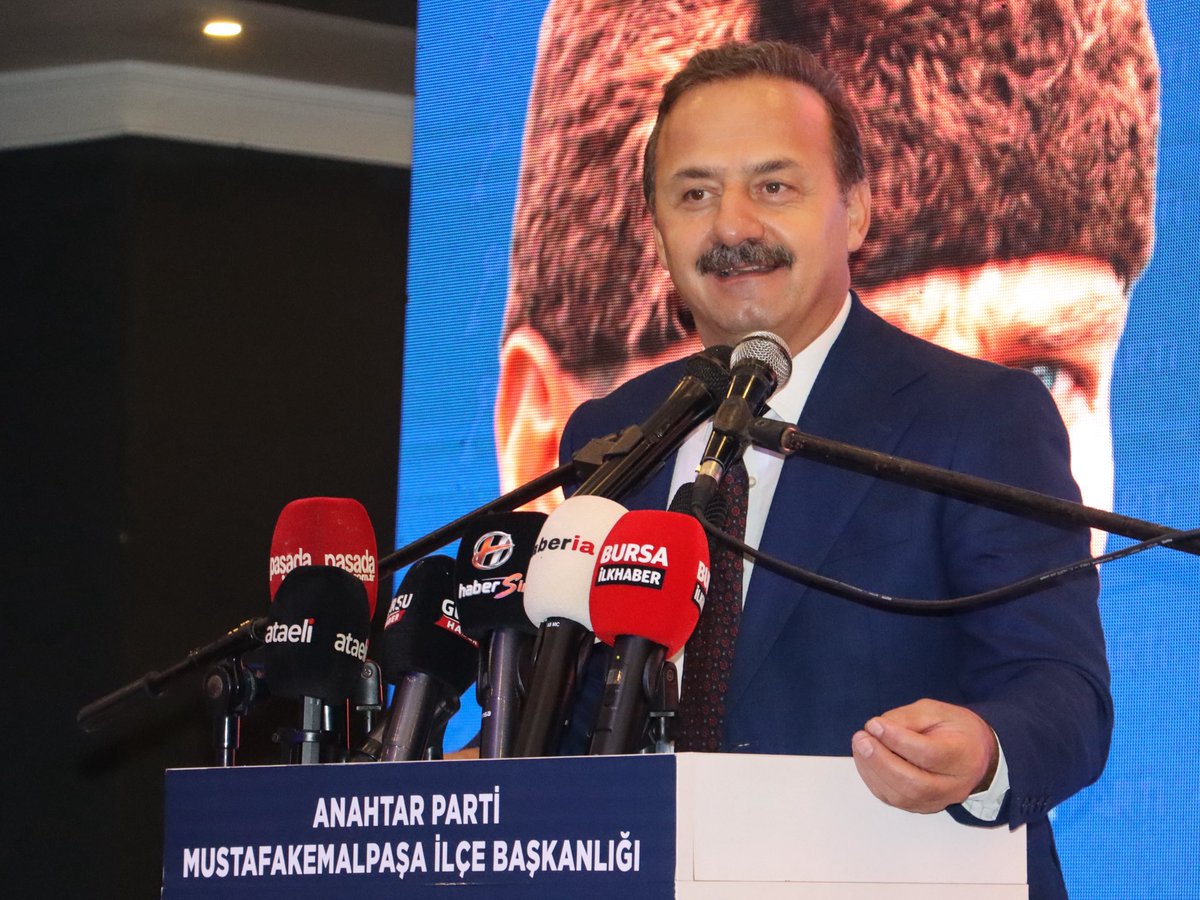 yavuzagiraliog's tweet photo. Bursa’da ilk gün: Umutla buluştuk…

Üç günlük Bursa programımıza Mustafakemalpaşa’da başladık. İlçe Başkanlığımızın açılışını gerçekleştirdik, hemşehrilerimizle de halk buluşmasında bir araya geldik.

Türkiye Yüzyılı diye müjdesi verilen günlerin ekonomik şartlarını, vatandaşlarımızın yaşadığı geçim sıkıntılarını ve ülkemizin geleceğine dair hedeflerimizi konuştuk.