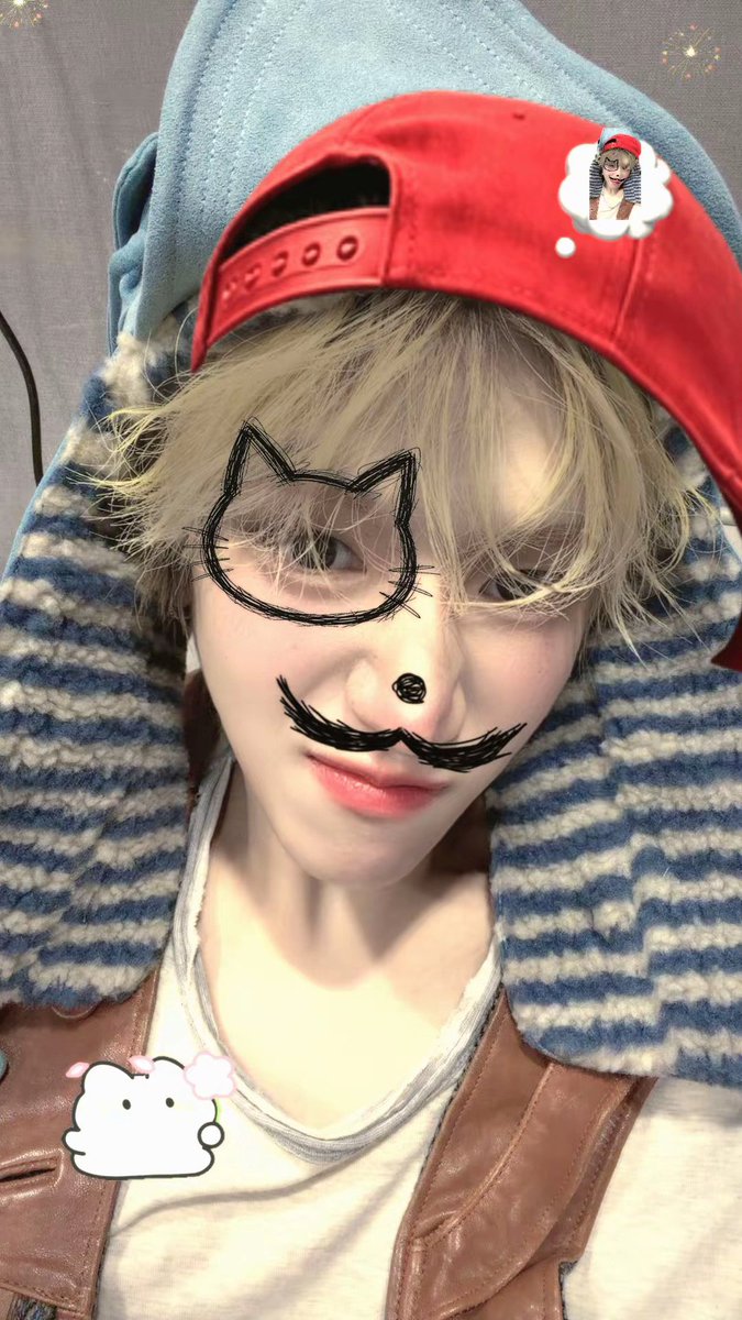 riwv_00's tweet photo. 리우 이 필터 왜이렇게 좋아함ㅜ 귀욥 https://t.co/seG4ZsTLKo