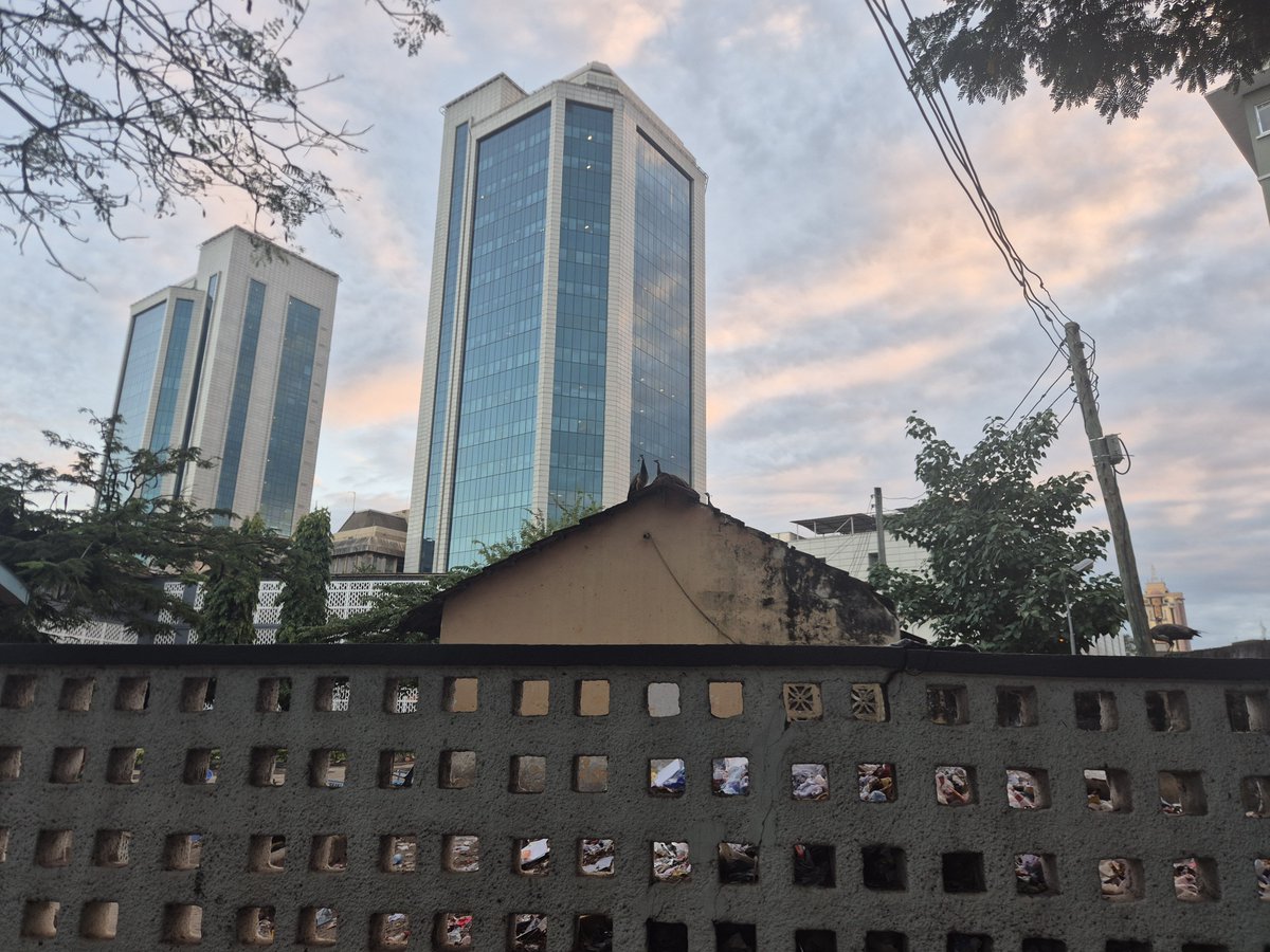 am_gudie's tweet photo. Nani yupo mitaa ya BOT hapa karibu na IFM aje nimpasue awe na heshima 😁😎 https://t.co/KyVMsqFWae