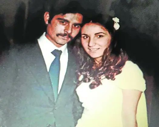 CarlosDeUrrecha's tweet photo. "Yo soy la hija mayor pero sólo tenía 3 años cuando ETA asesinó a mi padre"
Dña Ainara, hija de D. Gregorio Hernández Corchete, 27 años y 3 hijos, asesinado a balazos en Leiza por los cobardes de ETA

"Aprendimos a callar, sólo hablábamos del tema en casa"
https://t.co/6VmxI0loh2 https://t.co/siI8zIHlEr