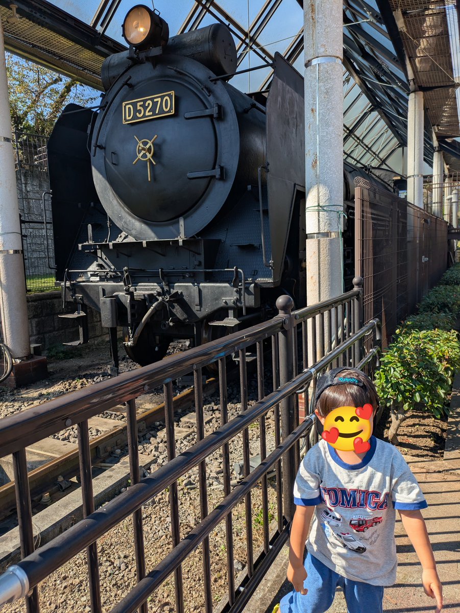 Hase563's tweet photo. 鉄分補給👦　

汽笛が思ってた10000倍デカくてギャン泣き🤣
石炭で動くと更に大きくなると鉄ちゃんが教えてくれた。（この日は発電機で動いてた） https://t.co/Nq0BglTwuG