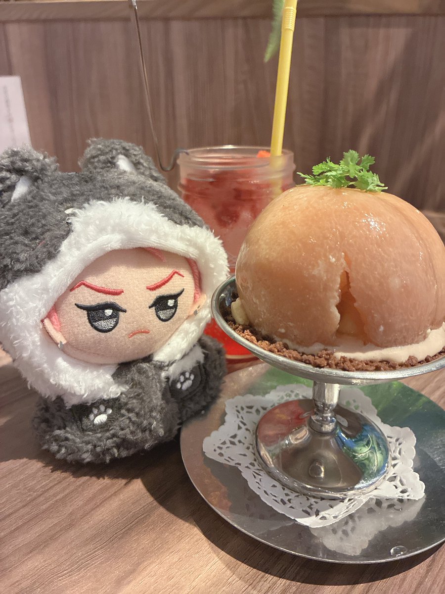 mitu8_bun's tweet photo. じーっ…… https://t.co/glyJsdjTHU