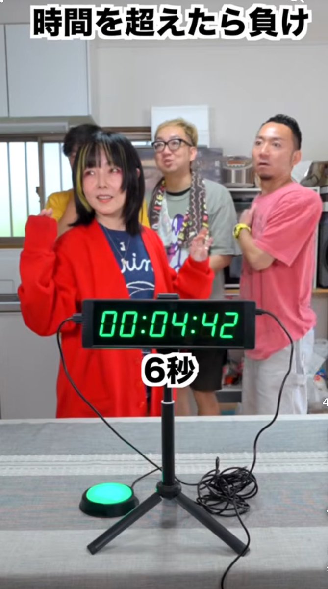 hi_ro78's tweet photo. よく流れてきて見てる動画に予想外の人が出てて驚いた https://t.co/1DP5nB9LqE
