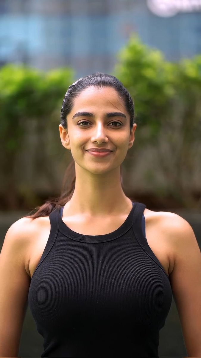 Musugu_Veera's tweet photo. Meenakshi in a tank top hits DIFFERENT. 🥵 https://t.co/dIy85gimoq