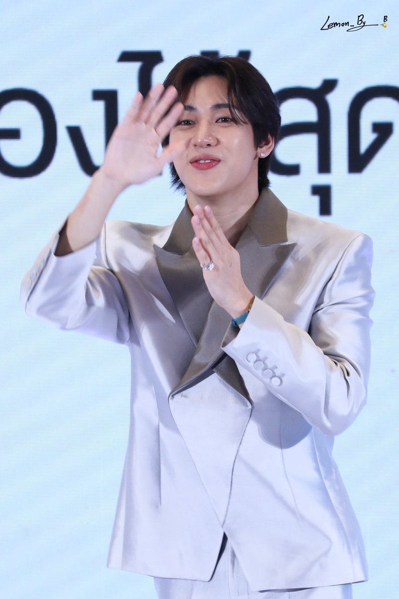 be_aon's tweet photo. ตาแป๋ว แก้มอ้วงมาเลย น่ารักที่สุดในจักรวาลล่ะ
#BoPureXxBamBamPressCon https://t.co/PkaTEyFDBs