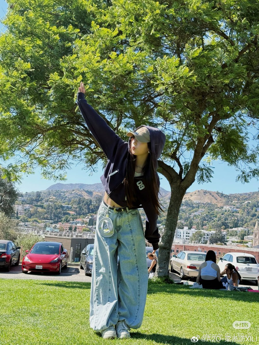 __MuseOnU's tweet photo. Falling love in nature 🌿🌿with meee!!!

#A2OLITE #시리 #梁淅沥 #XILI https://t.co/XtN68m0F5o