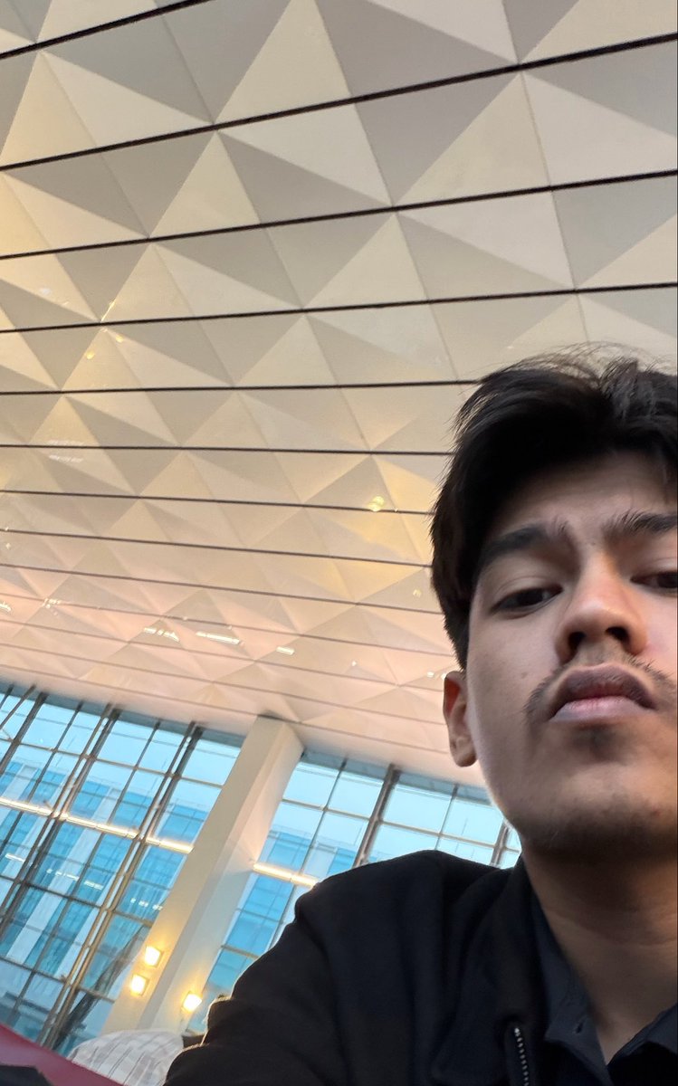 anthrsidefmeb's tweet photo. sudah berdamai dengan delay 🤝 https://t.co/t96QaeLZy7