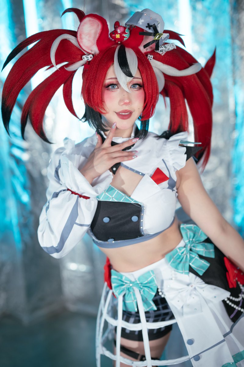 dani_saurz's tweet photo. ive lately been putting more images per post o: do we like this? or go back to posting more frequently w one photo at a time xD https://t.co/f49uTrjLKR