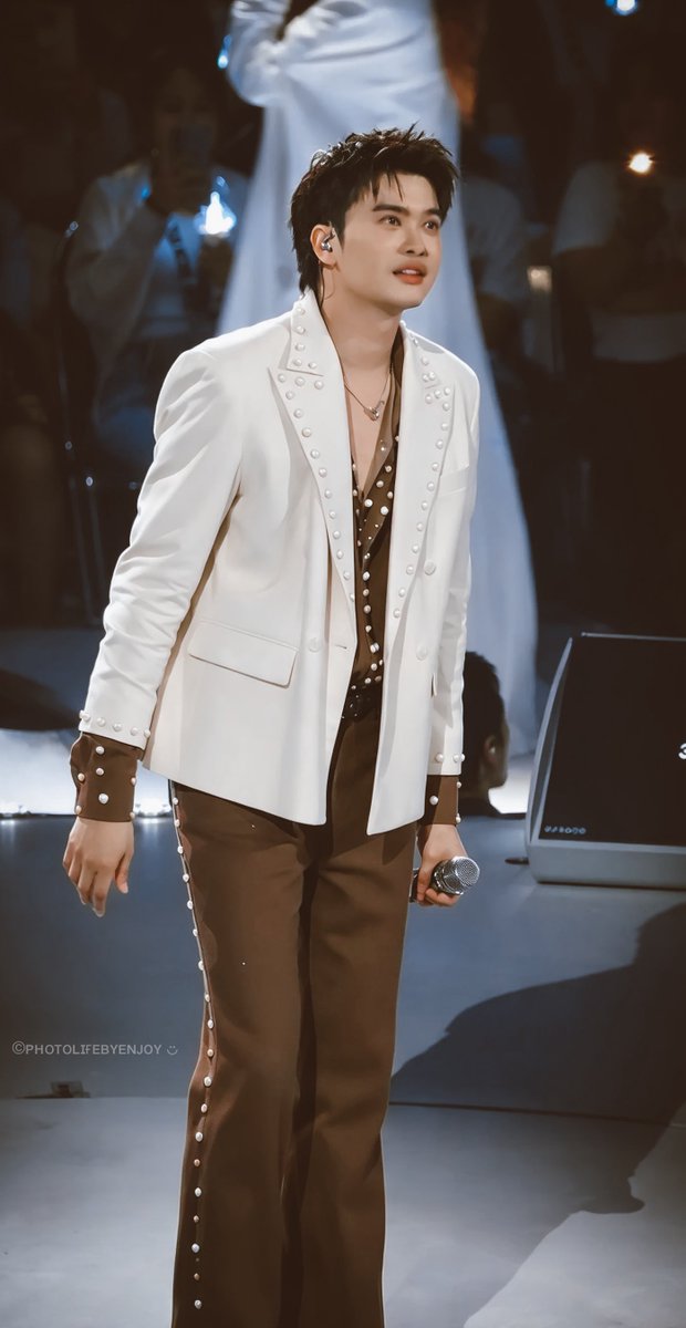 2523Janny's tweet photo. _ขอบคุณที่เกิดมา เป็นเรื่องราวดีๆในวันที่พวกเราเจอเรื่องแย่นะ

「 ᶫᵒᵛᵉ ᶫᵒᵛᵉ ᵧₒᵤ... 」^⎚˕⎚^

#NONT_ARENAENCORE_DAY1  
#THEMOMENT_ARENAENCORE  
#NONTTANONT 
#photolifebyenjoy https://t.co/nsJ5P3WUZt