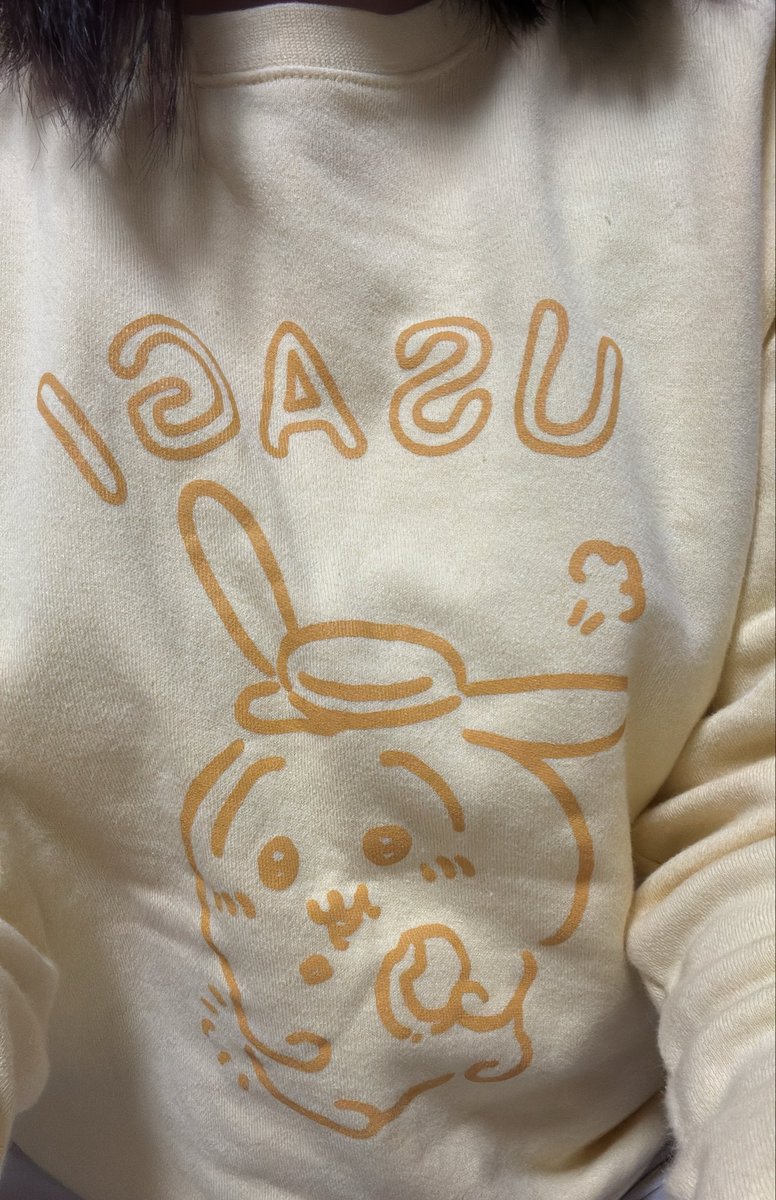 zenmitsu8ware's tweet photo. 何年も前に父からもらったウサギのスウェットあったけぇ…😭🌱 https://t.co/8wHZ7UxbgD
