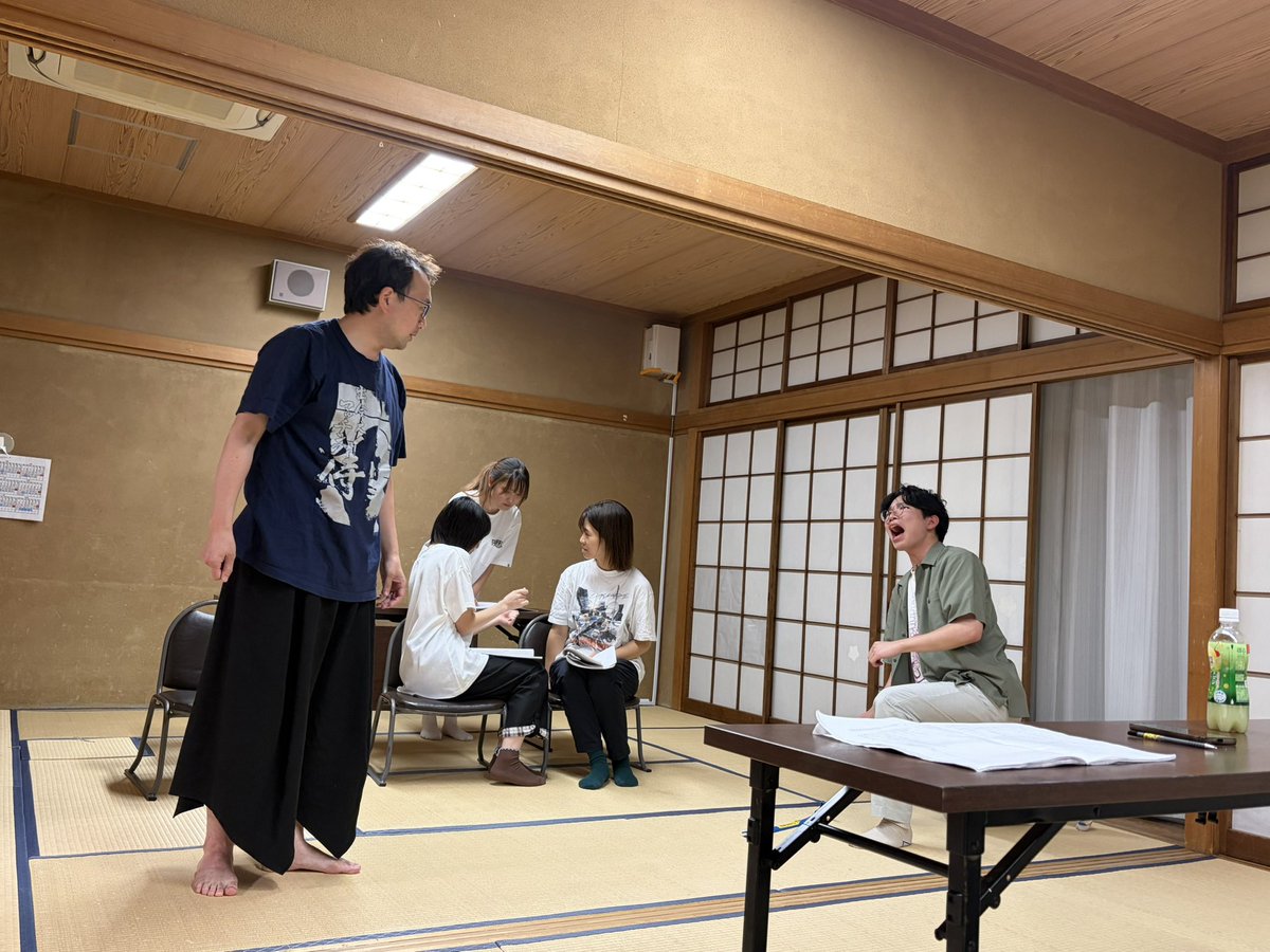 WA_TAXY's tweet photo. #ガラクタらぼ 
#ノメデシ

稽古風景レポートFile.4
『一方そのころ…』

👇予約受付中👇
https://t.co/36RtjZmRPK https://t.co/vvYDnf59RH