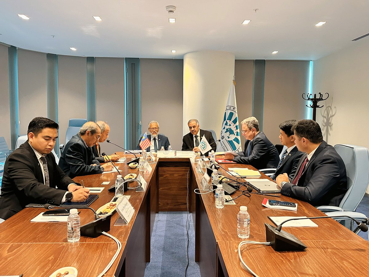 D8SecGen's tweet photo. Delighted to receive H.E. Dato’ Ku Jaafar Ku Shaari, former D-8 Secretary-General and Chairman of Al-Hidayah Group, along with his delegation at the D-8 Secretariat in Istanbul.

Together, we reviewed progress under the Memorandum of Cooperation signed in July 2023, particularly the proposed economic model and integrated digital platform aimed at facilitating cross-border trade and investment, enhancing SME market access, promoting financial inclusion and mobilizing resources for productive economic activities.

The delegation highlighted the model’s potential to stimulate economic activity, contribute to higher GDP growth, and support sustainable development across D-8 Member States.

I appreciated the Group’s initiative and their update on its further development – emphasizing the desirability of practical, commercially-viable and inclusive platforms aligned with D-8 priorities. Also emphasized the importance of close consultations with relevant stakeholders in Member States for next steps and path forward.

#D8 #EconomicCooperation #DigitalEconomy