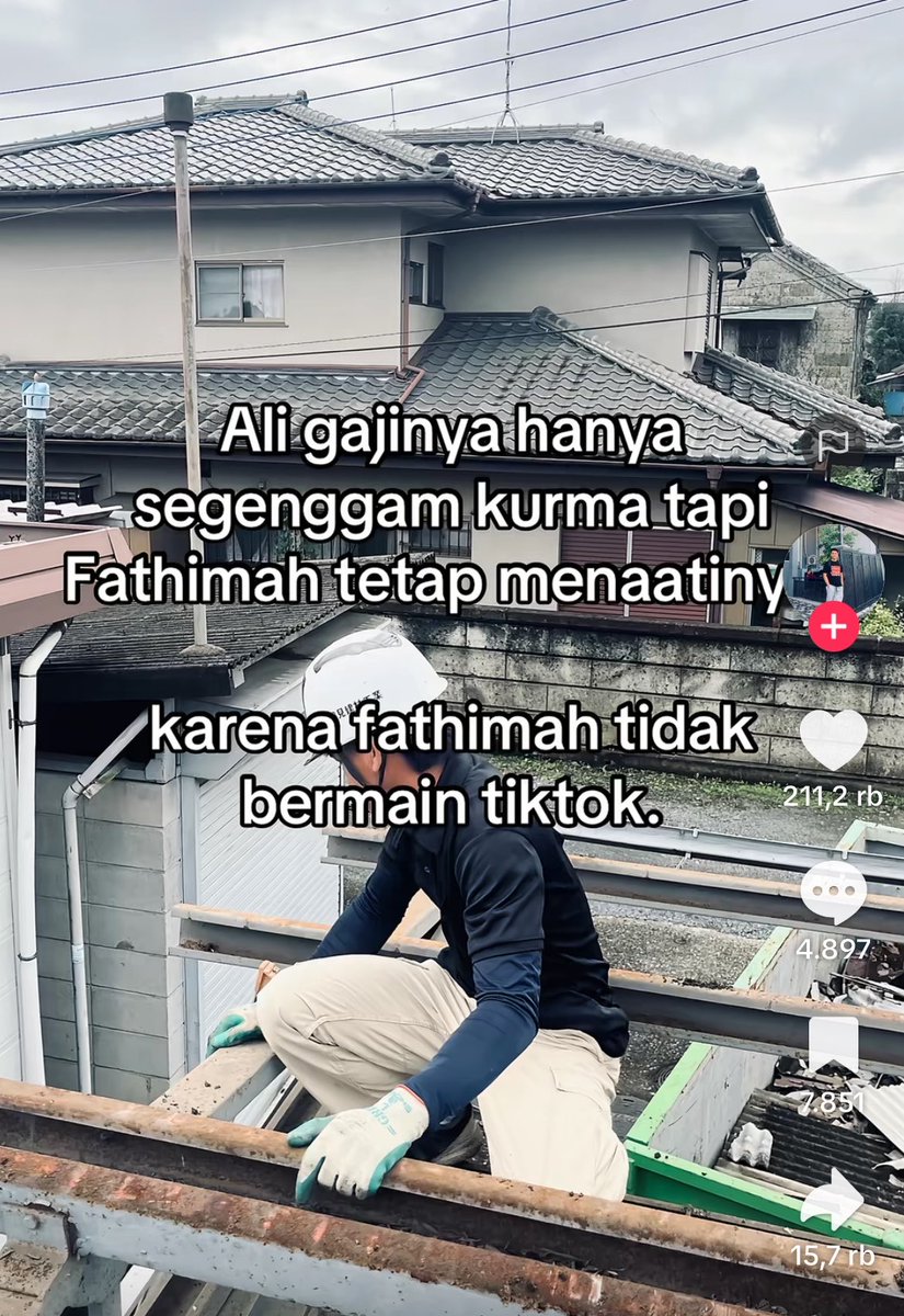 sexieest's tweet photo. rare moment: 
reply section tiktok sedang mamasak https://t.co/AyCLU2CfkC