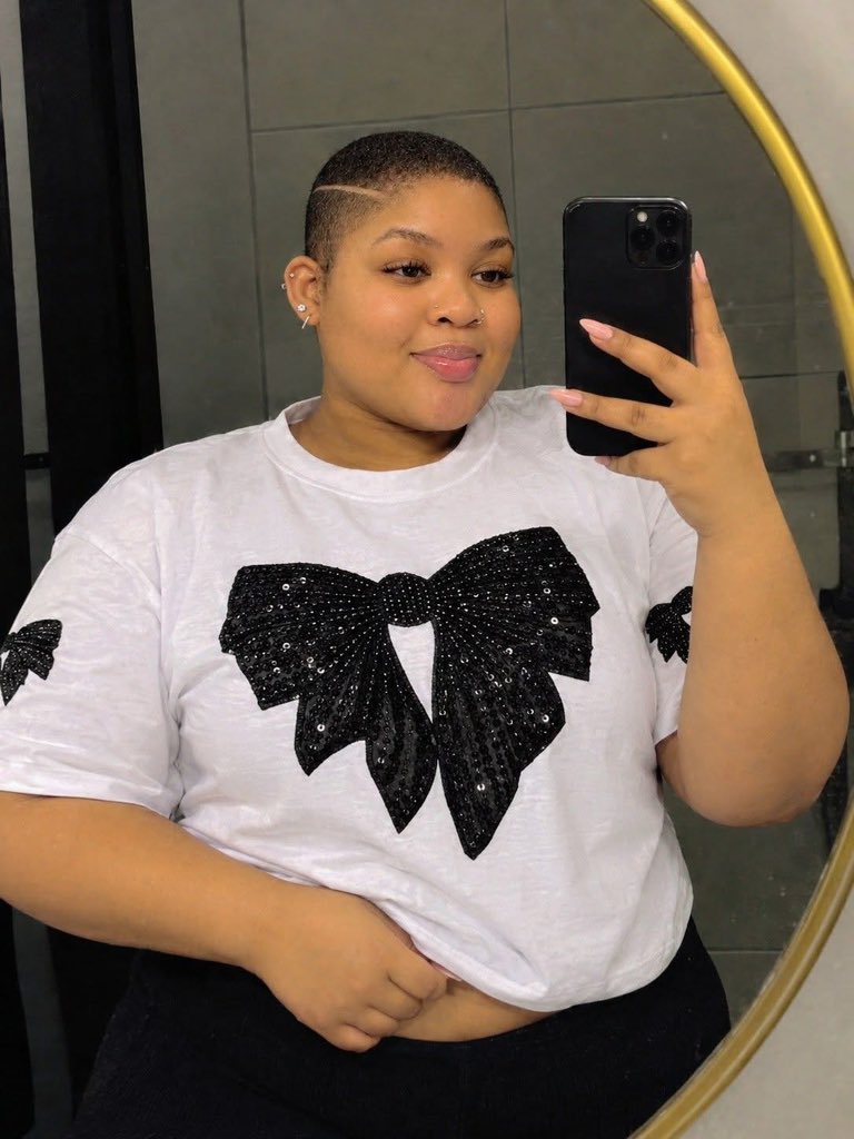 IsabellaAmara1's tweet photo. Girls will hate other girls for no reason but love a man who cheat on them 6 times 😒 https://t.co/vz2DbqhhCl