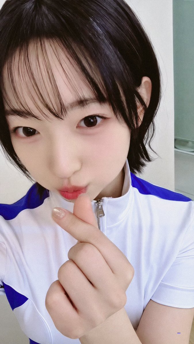 a2omov's tweet photo. 👾🤍 보라 뽀뽀하트 모음 💜😘🫰🏻 https://t.co/6GXTHAW2CS