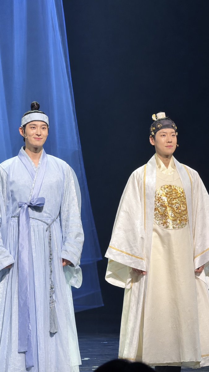 cats_d0ng's tweet photo. 260210 뮤지컬 한복입은남자 커튼콜데이

영실 • 강배 | #전동석 배우님
세종 • 진석 | #카이 배우님 https://t.co/Jqa5wX5sfZ