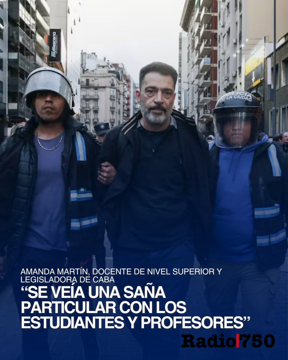 VHMok's tweet photo. 🚨 LA POLICÍA DE LA CIUDAD REPRIMIÓ A ESTUDIANTES

📌 La Policía de la Ciudad reprimió a estudiantes de escuelas terciarias y secundarias, y a militantes de partidos de izquierda, que intentaban realizar una protesta en Callao y Corrientes e iniciar una vigilia para la Marcha Federal Universitaria.

⚠️ Durante el operativo, detuvieron a un docente y golpearon a una legisladora porteña.

🗣️ “La policía de Macri está sacada. Es muy angustiante la situación porque estamos reclamando por la educación pública y por los puestos de trabajo���, señaló Amanda Martín, docente de nivel superior y legisladora de CABA, en #LaMañana por @am750.

#Represión #EducaciónPública #MarchaFederalUniversitaria #CABA #AmandaMartín #PolicíaDeLaCiudad