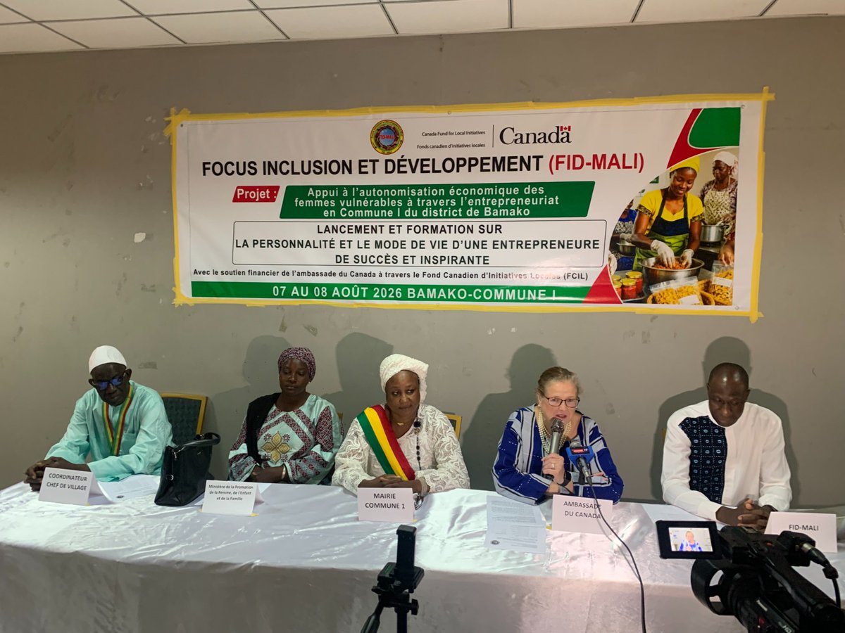 CanEmbMali's tweet photo. ✨ Investing in women's potential means investing in Mali's future.
With Canada's support through the #CFLI, FID-Mali is helping women in Commune I of Bamako build sustainable businesses, strengthen their leadership, and advance their economic empowerment. 🌱  #WomenEmpowerment https://t.co/jaJ5LdbfwW