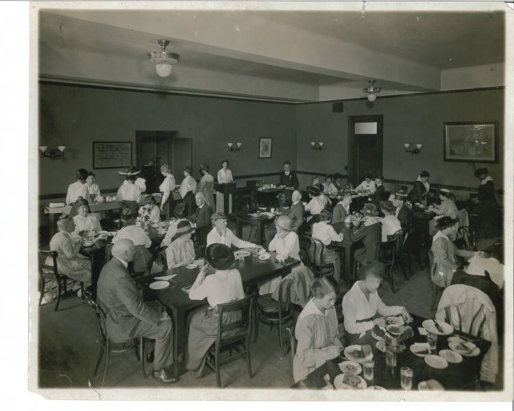 STLpubLibrary's tweet photo. Check out this photo of a library staff lunch at Central Library in 1917! #TBT https://t.co/1AduZ0D9SS