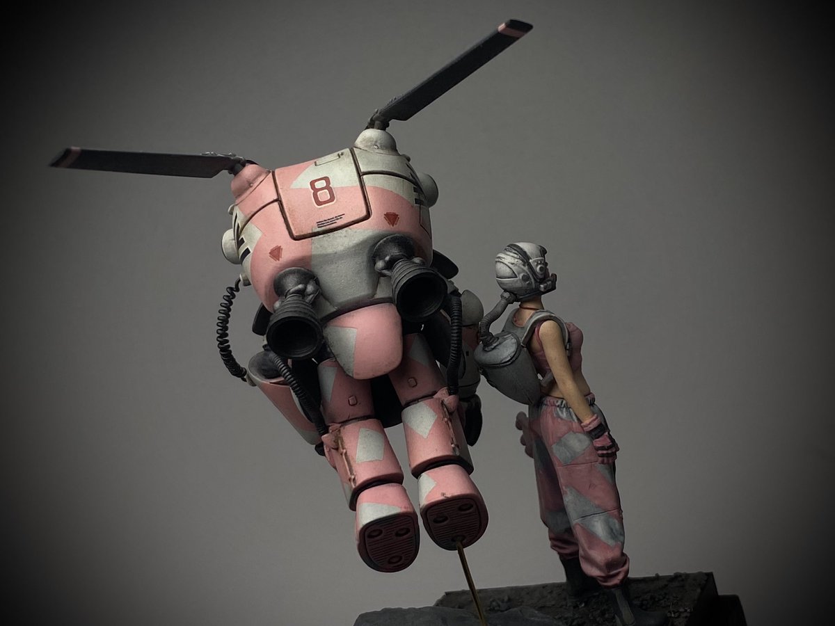 masahirom_mm's tweet photo. 35 GACHA-NEN KAUZ
"Pink Moon Rabbit"

完成です！
1/35なので1/20よりも気軽に楽しめました♪
改造は左腕のケーブルを変更、頭部のアンテナケーブル追加のみ。
フィギュアはオーシャンコスモス製の同スケール。

#マシーネンクリーガー
#ガチャーネン https://t.co/0TUjf0EX6A