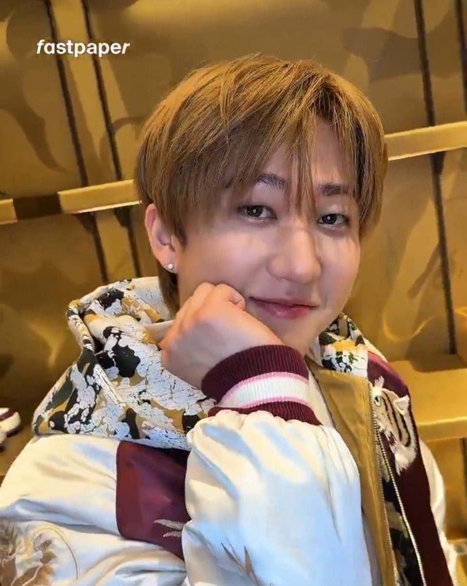 felixsrightarmm's tweet photo. THEYRE CALLING IT THE SWEETEST SMILE IN THE WORLD!!😭😭😭 https://t.co/lNk3WWMad8