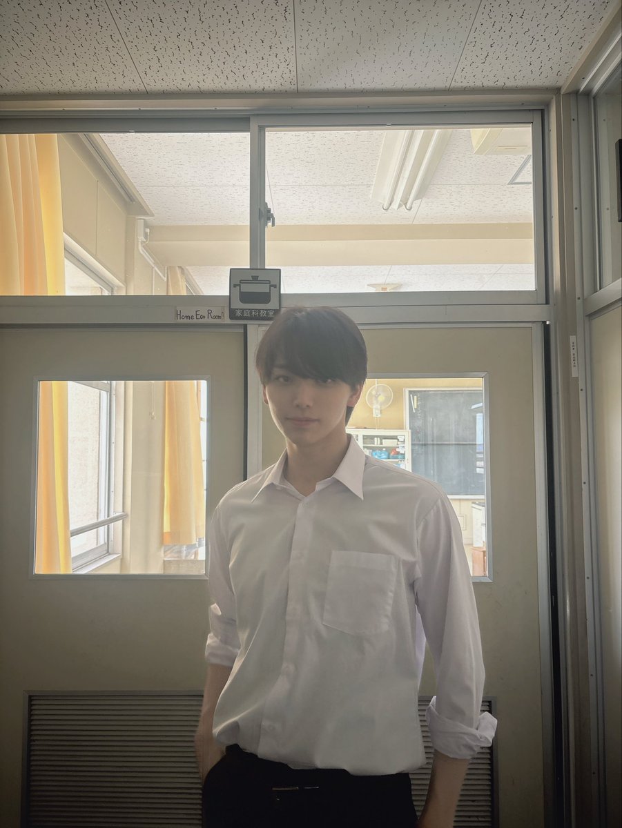 takaohayato_mg's tweet photo. 『おかえり、初恋。』
本日第2話放送です！

学生時代の柏木、、、！？📚
オフショット逆光ですみません。

皆さまぜひご覧ください！
TVerの登録もお願いします！
https://t.co/5Ki94uvJjK

#PR
#ドラマおか恋
#柏木景
#高尾颯斗 https://t.co/g4M60GJQWv