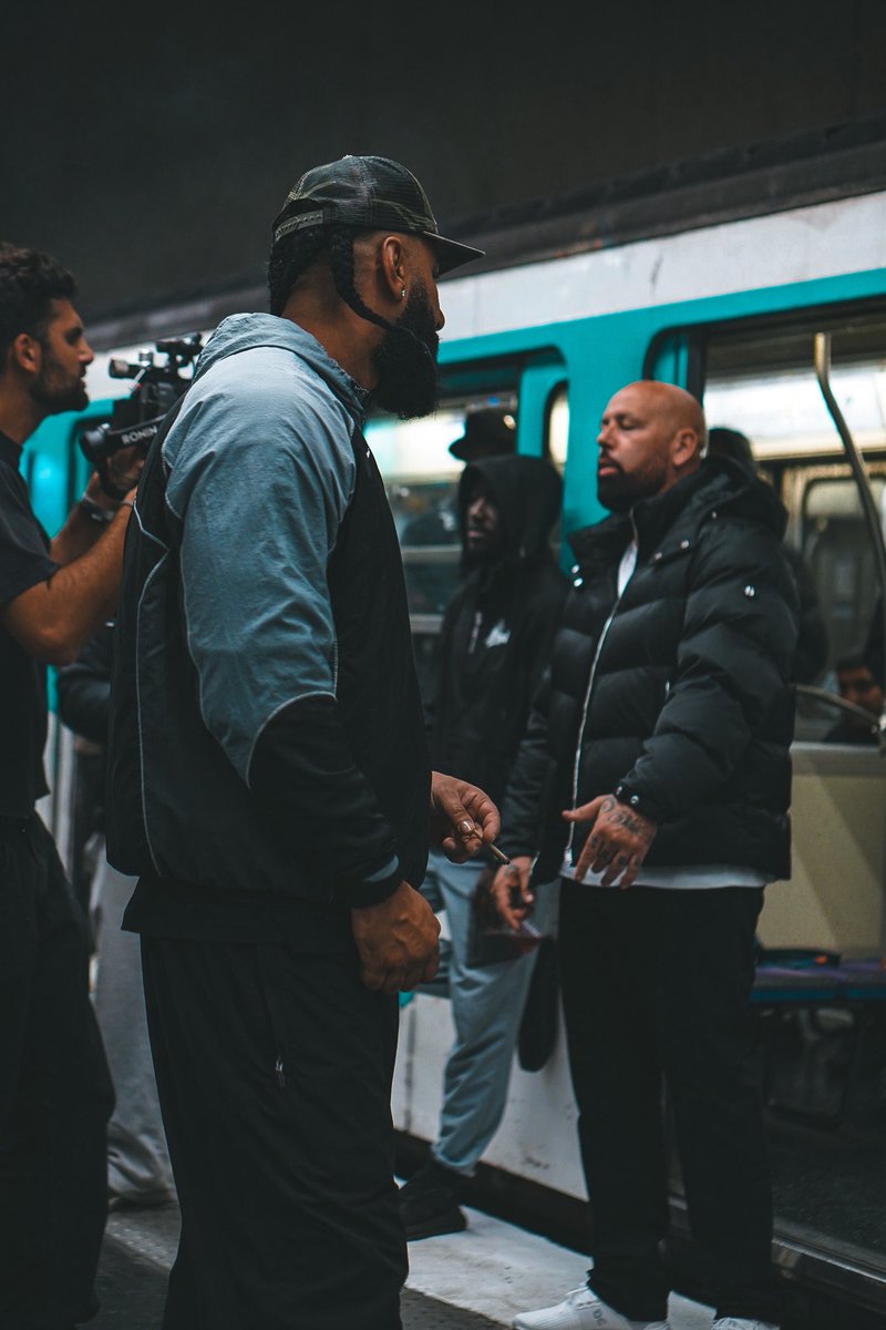 lafouine78's tweet photo. « Poussière, je retourne poussière... »

Ce soir c'est le retour du RAP français. https://t.co/uCiKGQUc9K