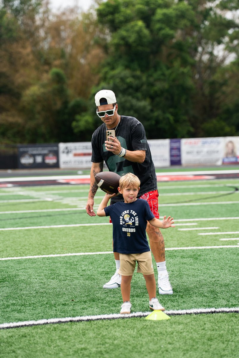 baylintrujillo's tweet photo. At work this morning &amp; my wife calls me as she’s driving my 4 year old son @greysontrujillo to school &amp; says, “Greyson wants to know what a 4 man front is.” 

Yep… I’m doing something right 🤣 GOALS https://t.co/yoS2NC0eHd